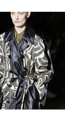 Details Dries Van Noten Fall 2018 Ready-to-Wear , Детали коллекции Дрис Ван Нотен осень зима 2018 , Fashion show , неделя моды в Париже , PFW , Paris Fashion Week , Mainstyles